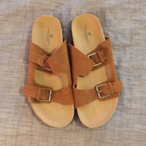 Never worn beige berks from American eagle